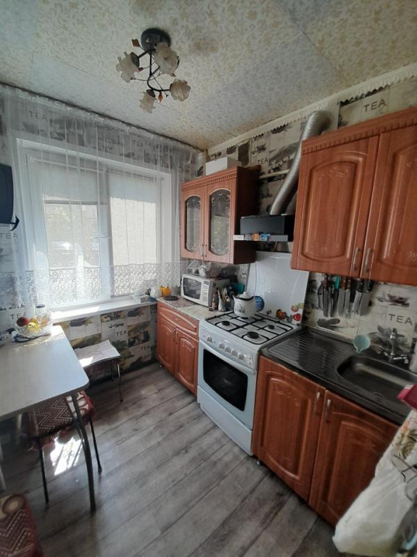 Продается 4-комнатная квартира по адресу: пр. - Орск