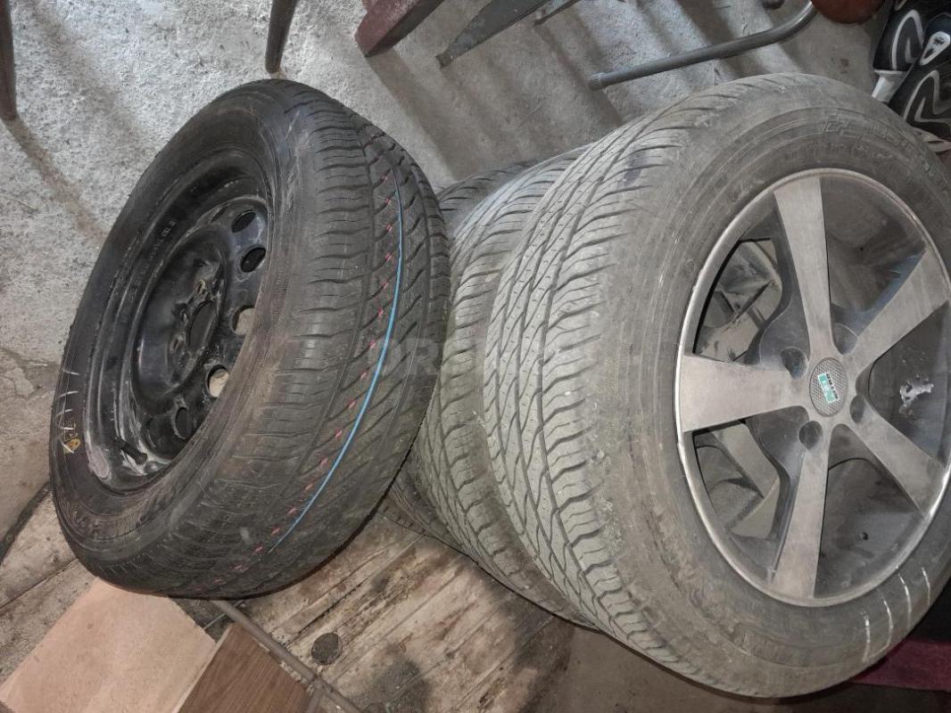 Продам комплект литых колёс 4х98 с резиной 185/60/14 в отличном состоянии + 1 запаска на штамповке н - Орск
