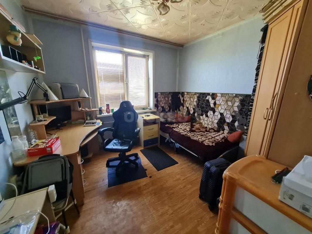 Продам просторную, меблированную 3-х комнатную квартиру, расположенную на 8-м этаже 9-ти этажного до - Орск