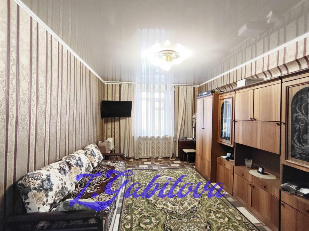 Продам очень просторную двухкомнатную квартиру в &laquo;Сталинке&raquo; в самом центре город - Орск