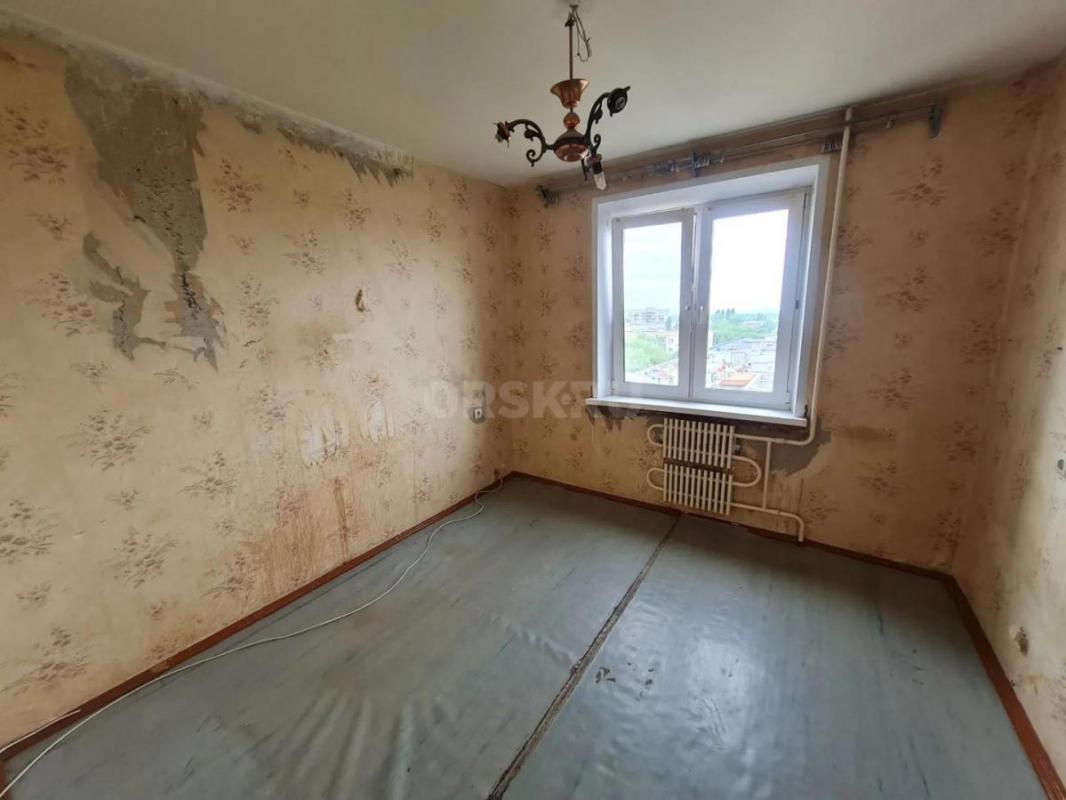 Продам 3-ю квартиру улучшенной планировки по адресу ул. - Орск