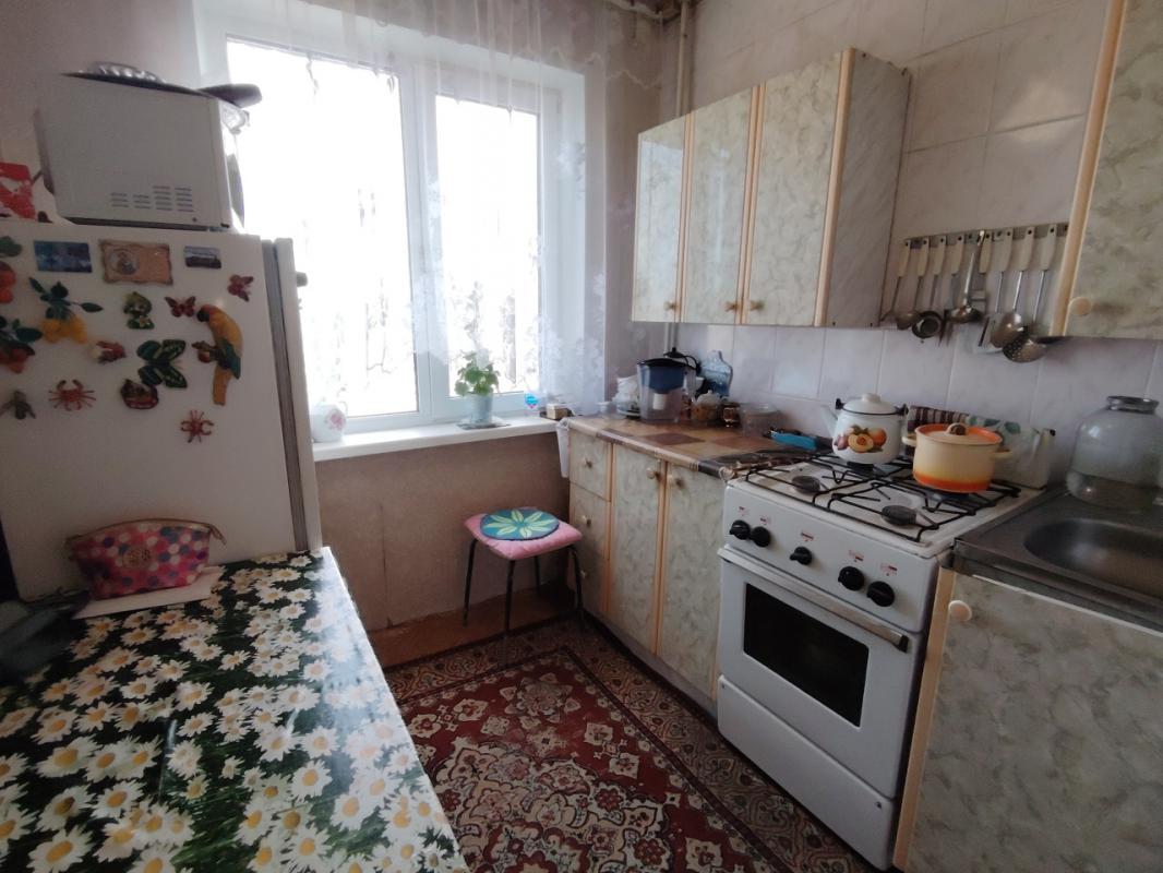 Не задано
Предлагается к продаже светлая и просторная двухкомнатная квартира в первом микр. - Орск