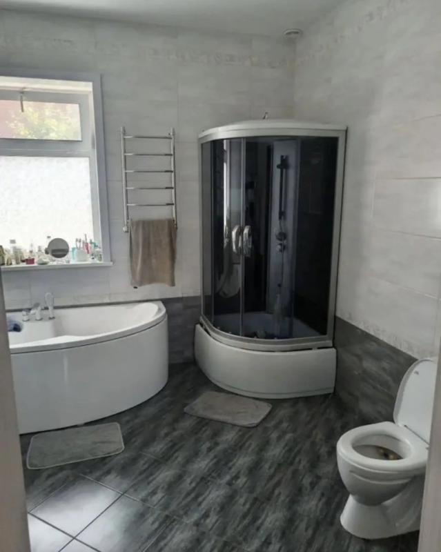 🌿Пpoдaется прocторный дом в одном из лучших локаций нашего города 🏠🌿Общeй площaдью 100 м&sup2;. - Оренбург
