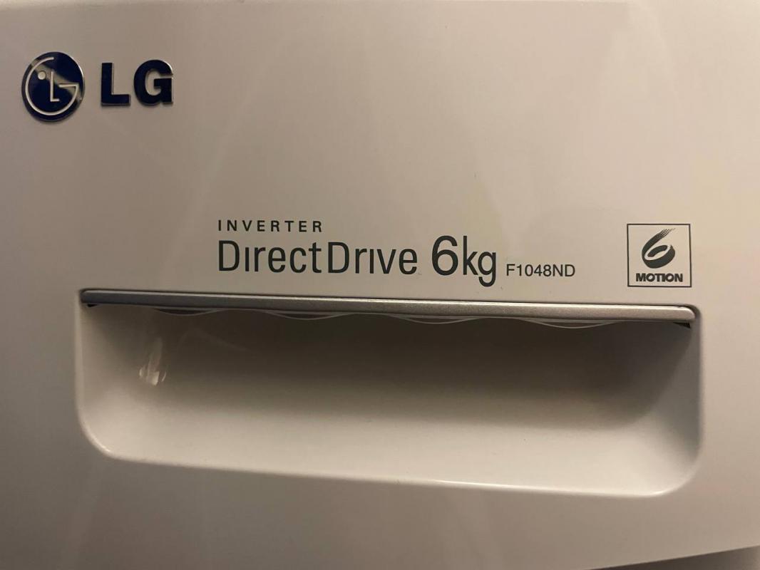 Стиральная машина LG, в идеальном состоянии, всё работает - Орск