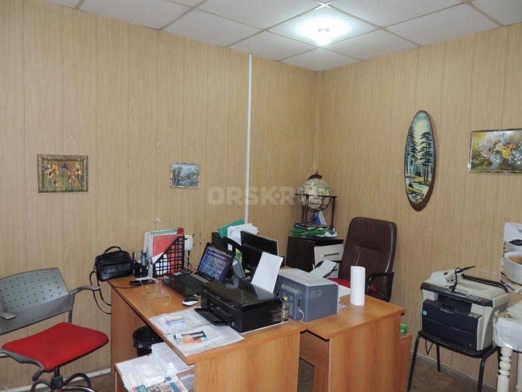Продам отдельно стоящее здание  общей площадью 514,8 кв. - Орск