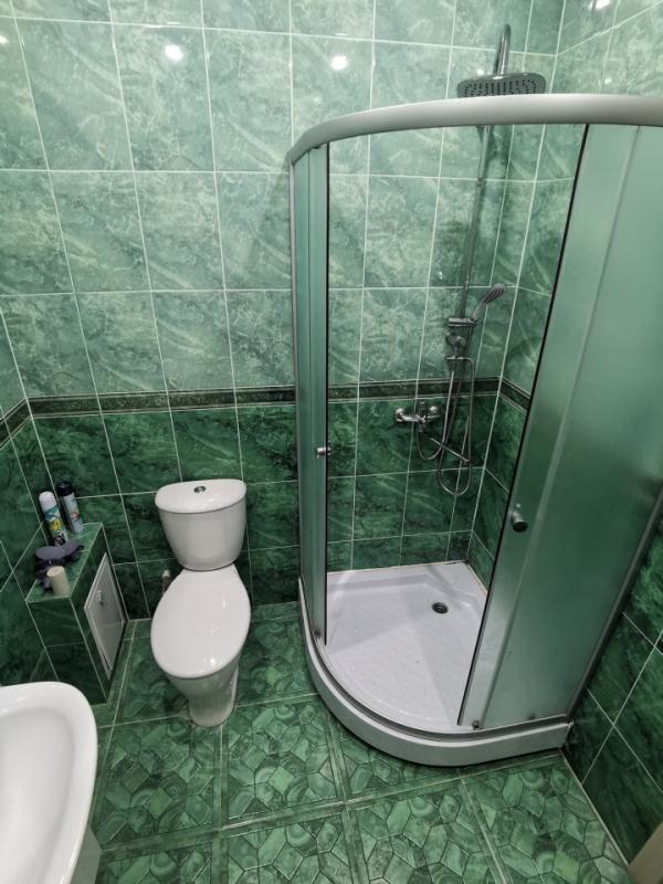 Предлагается к продаже двухкомнатная квартира, расположенная по адресу: проспект Никельщиков, 43, на - Орск
