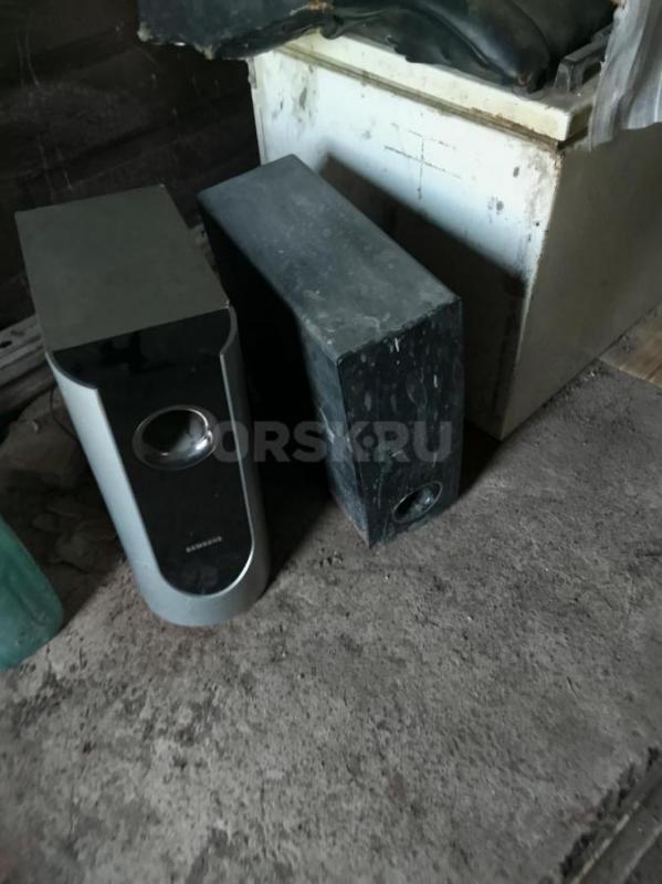 Продам музыкальные центры, сабвуфера,  колонки от магнитофонов по договоренности. - Орск