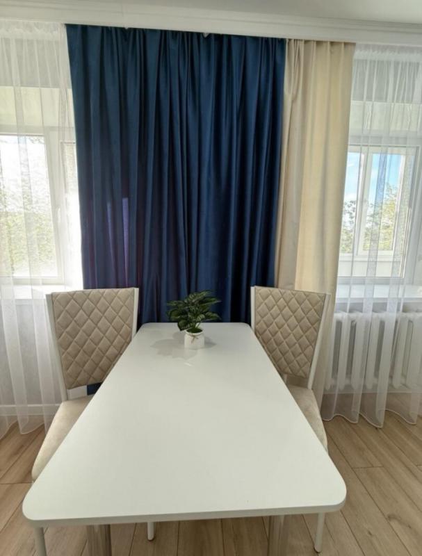 Отличная трехкомнатная квартира по ул. - Новотроицк