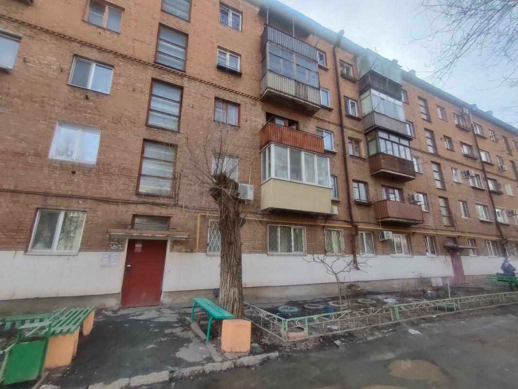 Продаётся уютная трехкомнатная квартира площадью 56.9 квадратных метров на пятом этаже пятиэтажного - Новотроицк