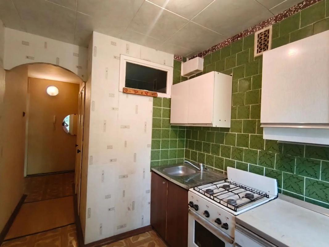 Продаëтся 2-х комнатная квартира, на 1 этаже, 5-ти этажного дома, по адресу:
г. - Новотроицк