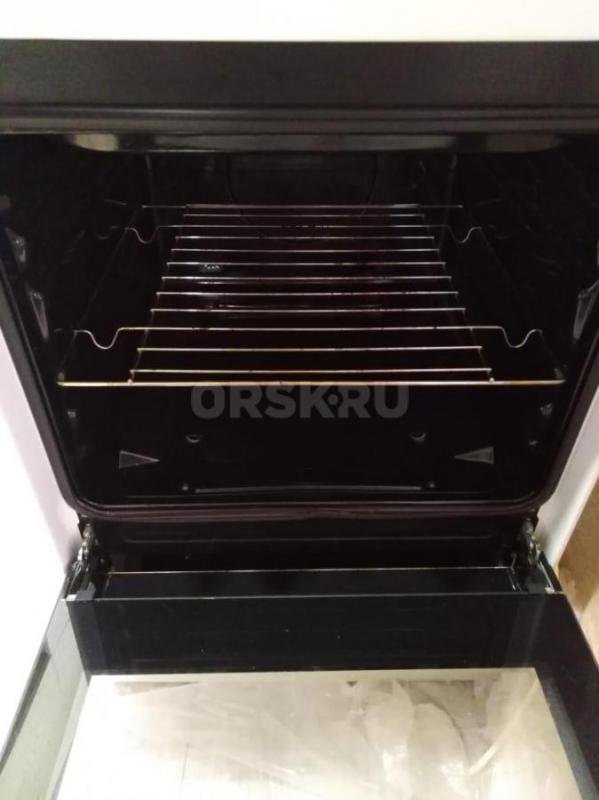 Газовую плиту Hansa шириной 50 см. - Орск