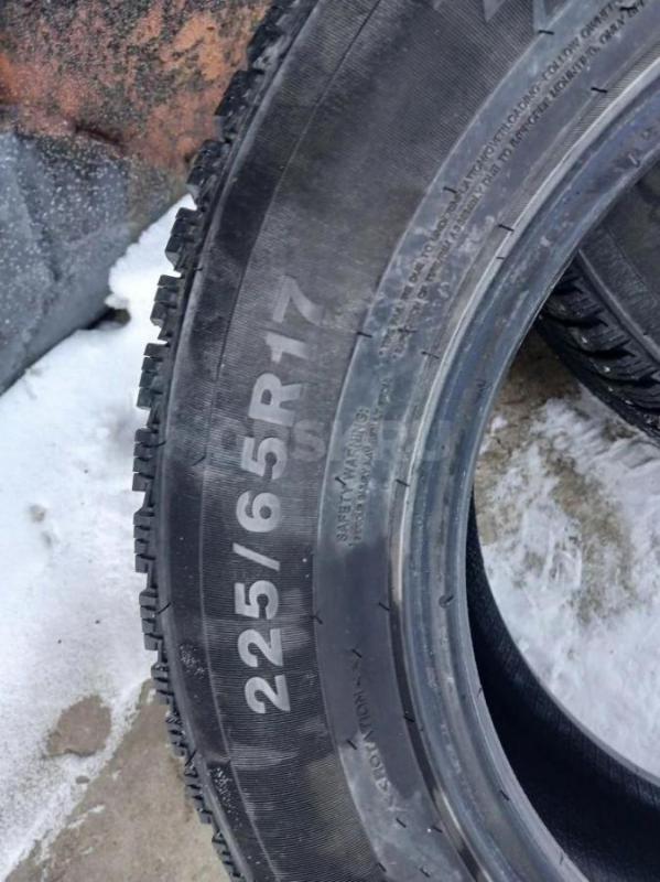 Продам в хорошем состоянии б/у зимнюю резину 225/65 R17 4 штуки за 14000 - Орск