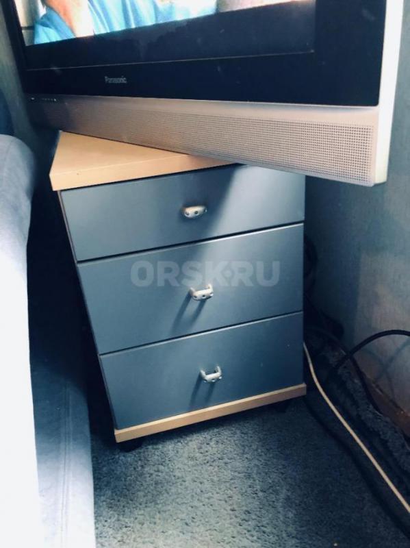 Продам детский гарнитур 

В комплект входит:

* стол;
* шкаф;
* кровать с матрасом;
* подвесн - Орск