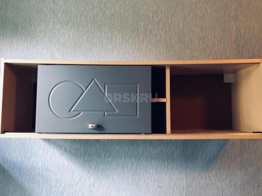 Продам детский гарнитур 

В комплект входит:

* стол;
* шкаф;
* кровать с матрасом;
* подвесн - Орск