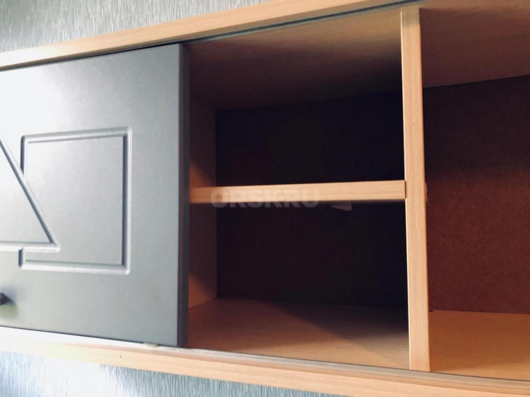 Продам детский гарнитур 

В комплект входит:

* стол;
* шкаф;
* кровать с матрасом;
* подвесн - Орск
