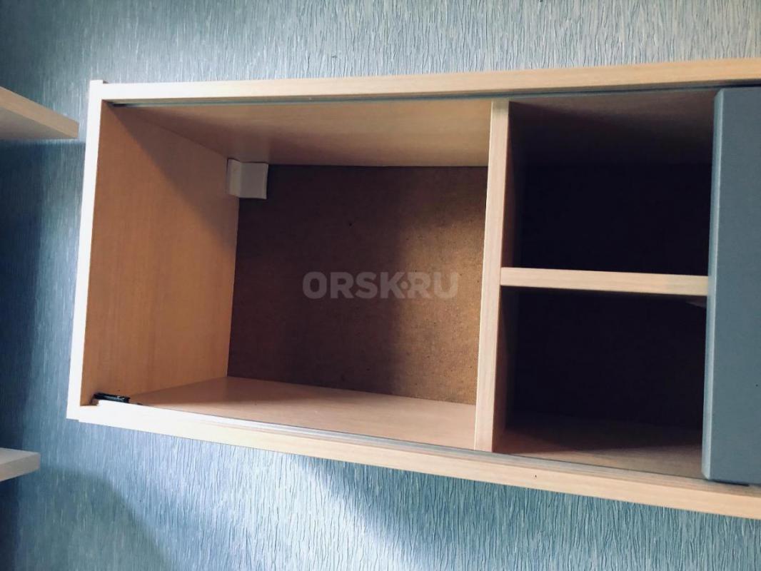 Продам детский гарнитур 

В комплект входит:

* стол;
* шкаф;
* кровать с матрасом;
* подвесн - Орск