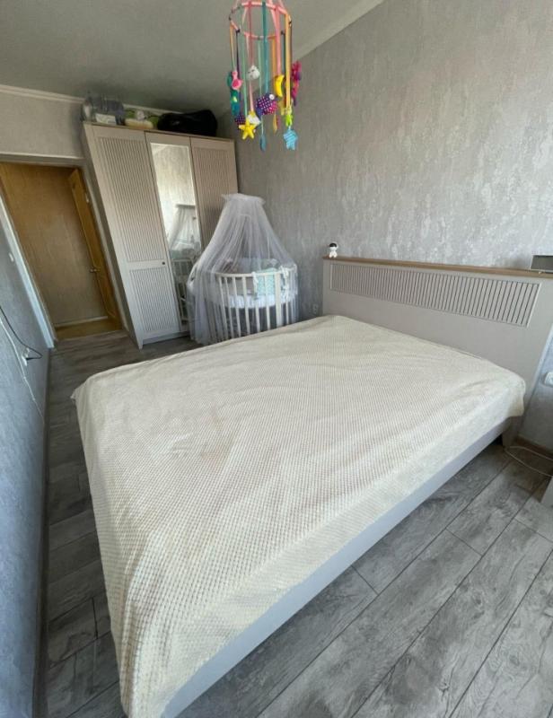 Продаем уютную и светлую трёхкомнатную квартиру в Советском районе города Орска. - Орск