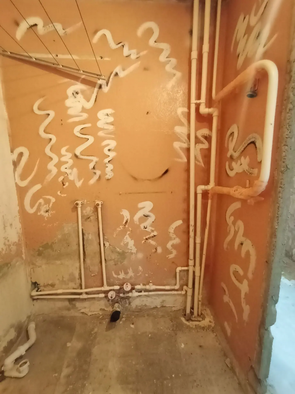 В продаже  2-комнатная квартира улучшенной планировки по адресу:  г. - Новотроицк