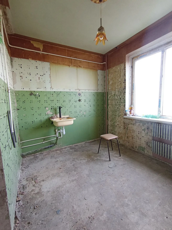 В продаже  2-комнатная квартира улучшенной планировки по адресу:  г. - Новотроицк