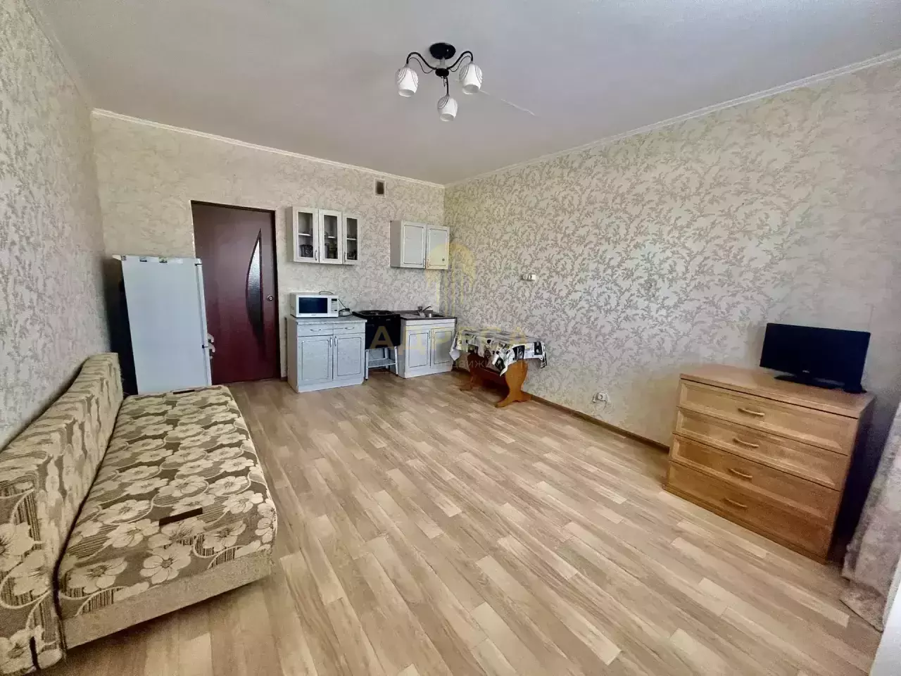 Продается квартира-студия в центре города. - Оренбург