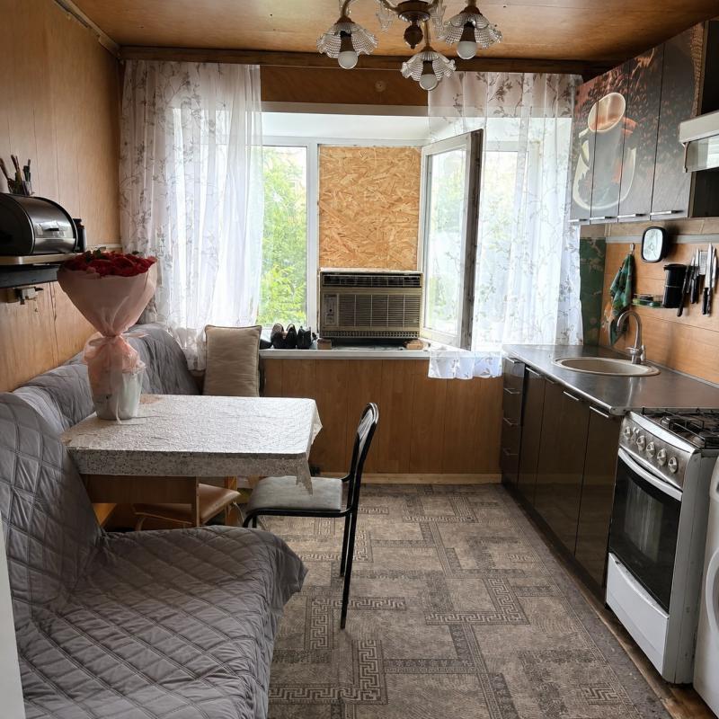 Продается светлая комната 25,5 м² в общежитии секционного типа, расположенная практически в центре г - Орск