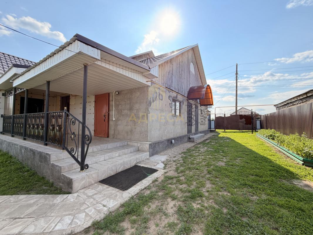 Продается дом по адресу: п. - Шахтный