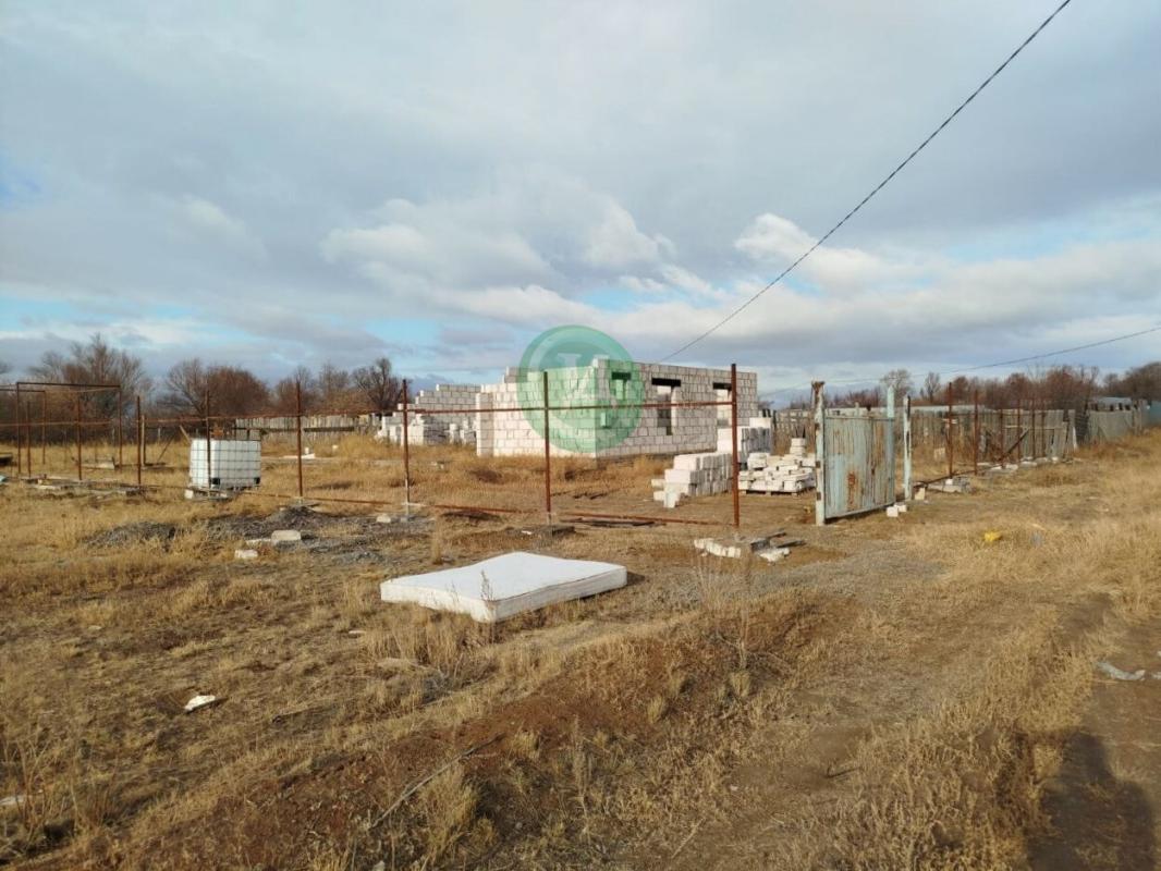 Продам земельный участок и объект незавершенного строительства по адресу: Оренбургская область, г. - Крык-Пшак