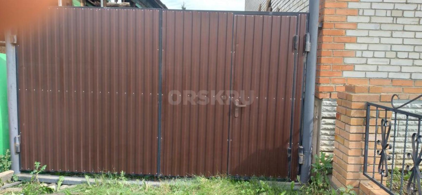 Продам металлические ворота 2 м х 3.35 м б/у в отличном состоянии ( в использовании 1 год) - Орск