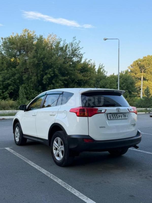 Продаю надежный и комфортный кроссовер Toyota RAV4 в отличном для своих лет состоянии. - Орск