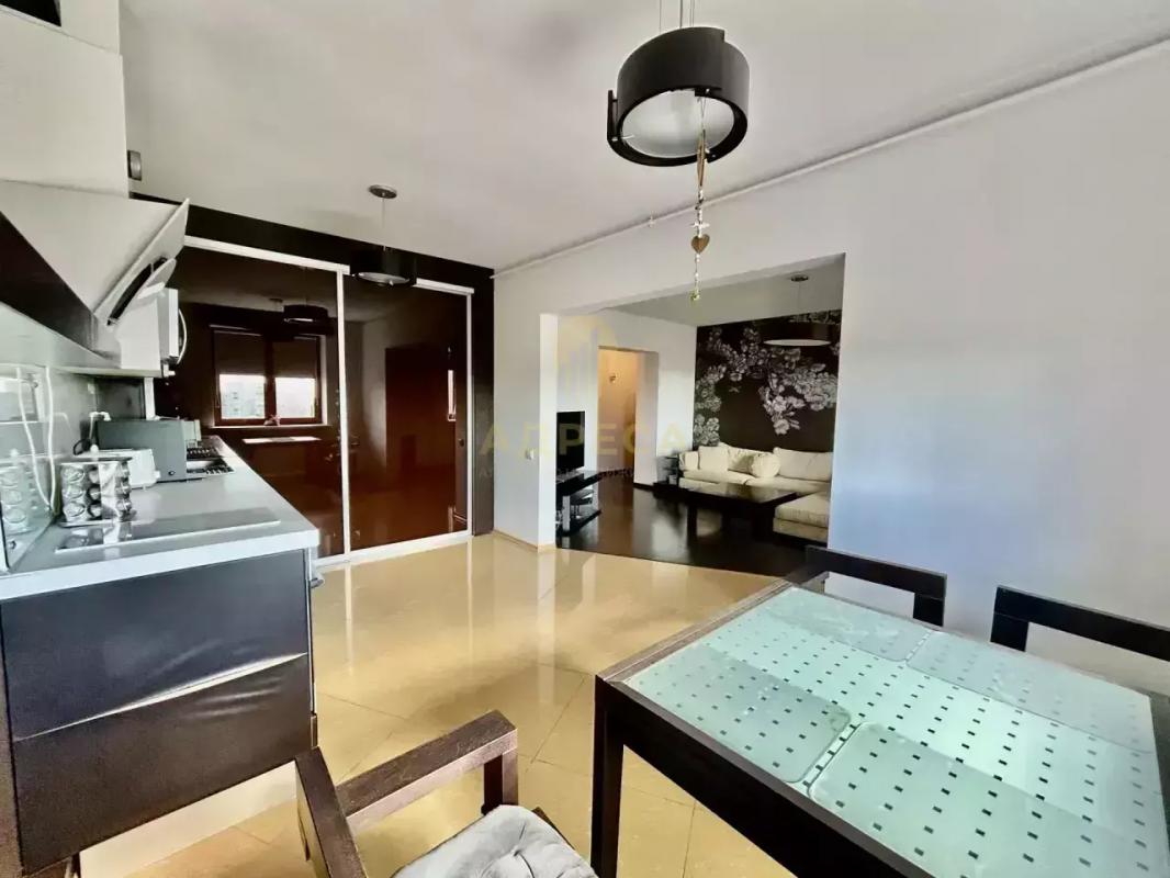 Представляю Вашему внимаю просторную трехкомнатную квартиру в самом ЦЕНТРЕ ГОРОДА. - Оренбург