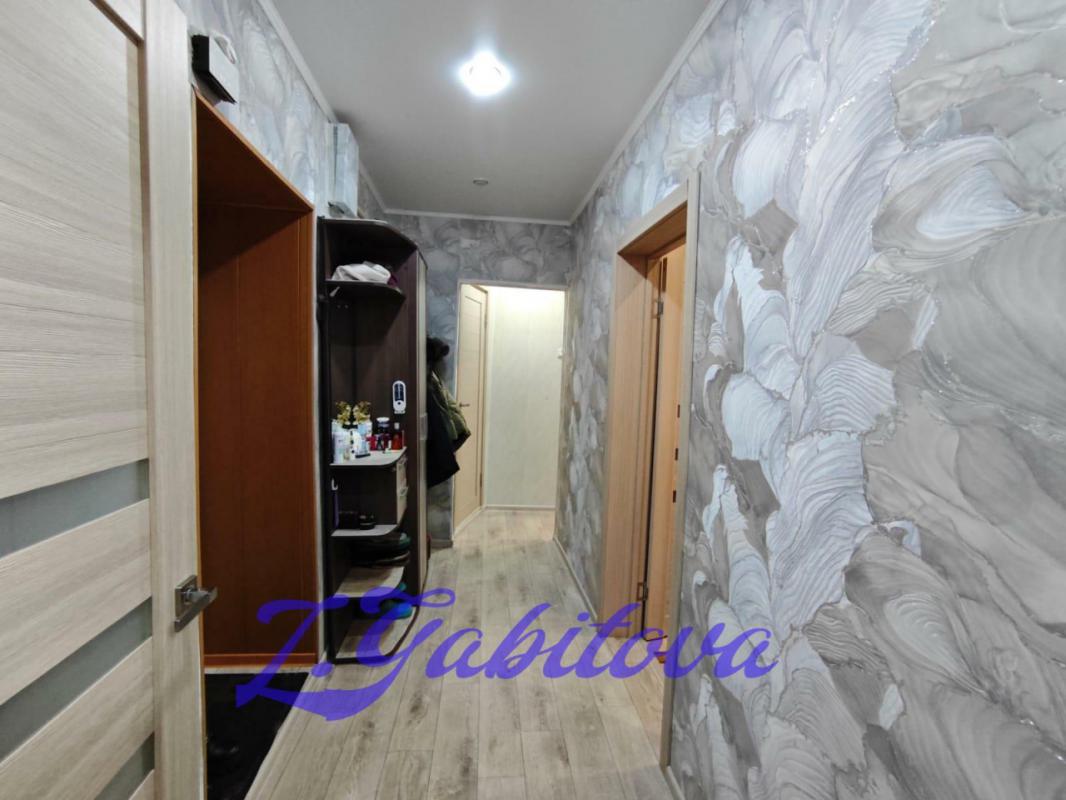 Продаётся уютная двухкомнатная квартира площадью 46.7 квадратных метров на втором этаже двухэтажного - Орск