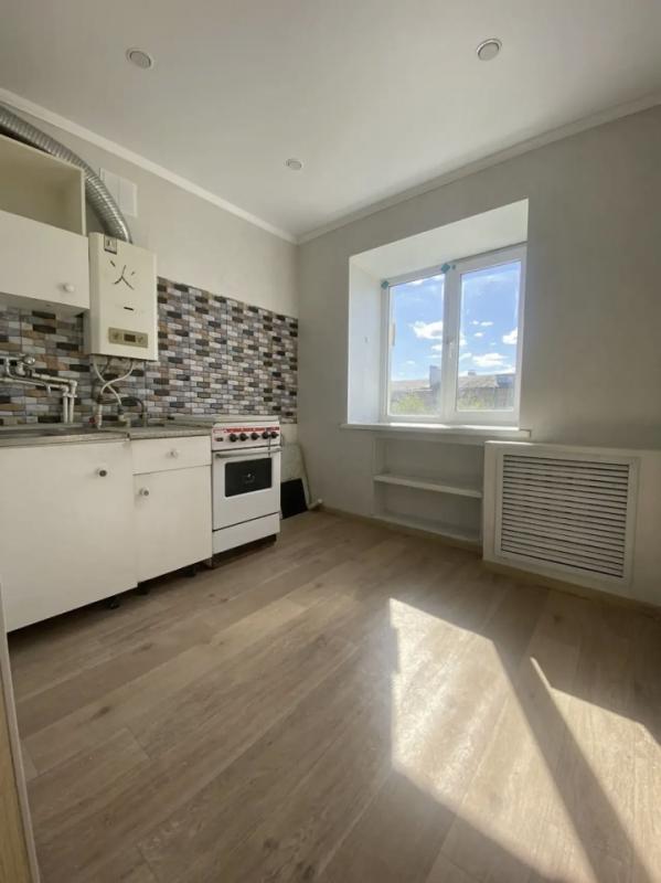 Продается уютная квартира площадью 42 квадратных метра, расположенная по адресу: ул. - Оренбург