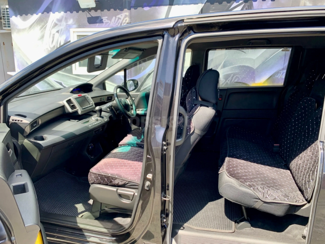 В продаже Honda Freed SPIKE (HYBRID) 2012 года выпуска. - Орск