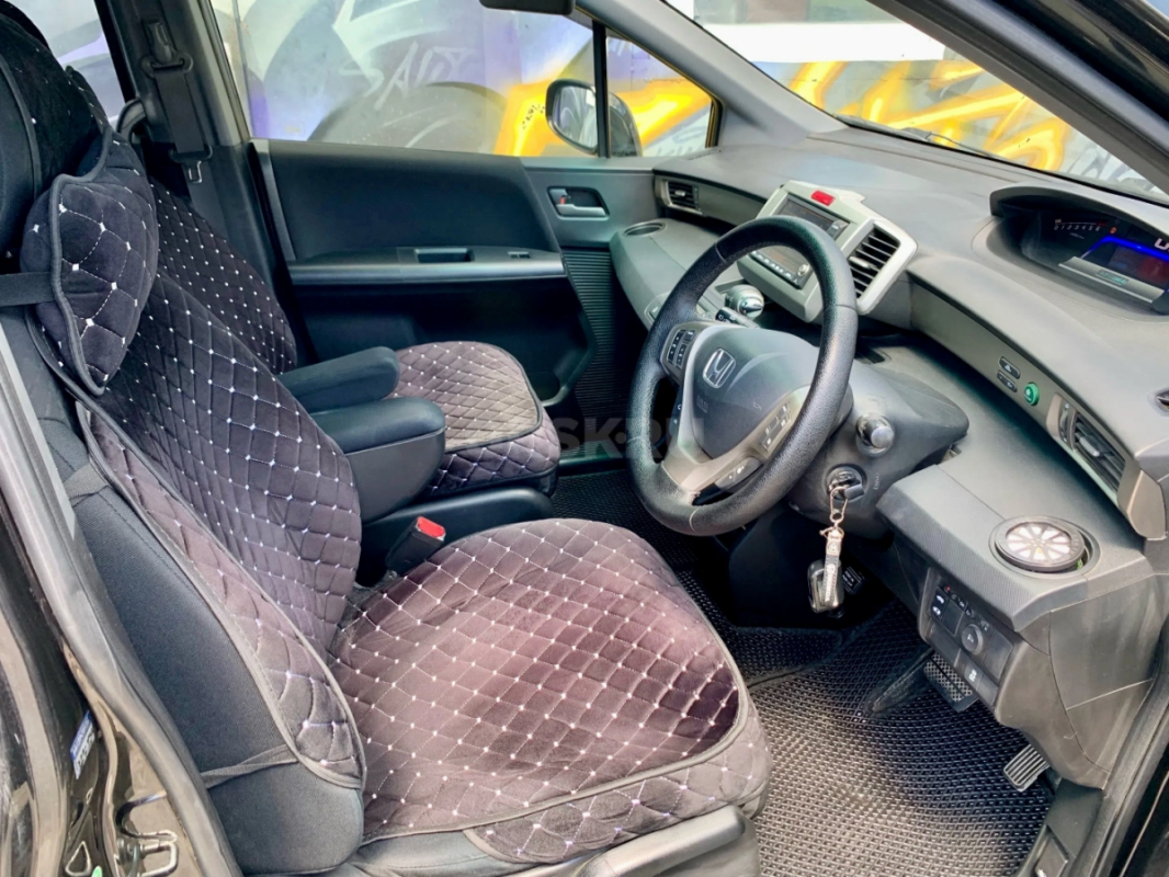 В продаже Honda Freed SPIKE (HYBRID) 2012 года выпуска. - Орск