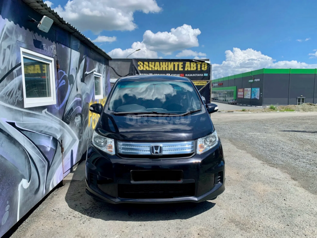 В продаже Honda Freed SPIKE (HYBRID) 2012 года выпуска. - Орск