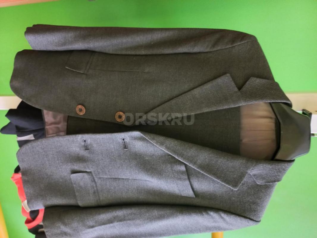 Костюм школьный рост 134 см и 128 см , 300 руб. - Орск