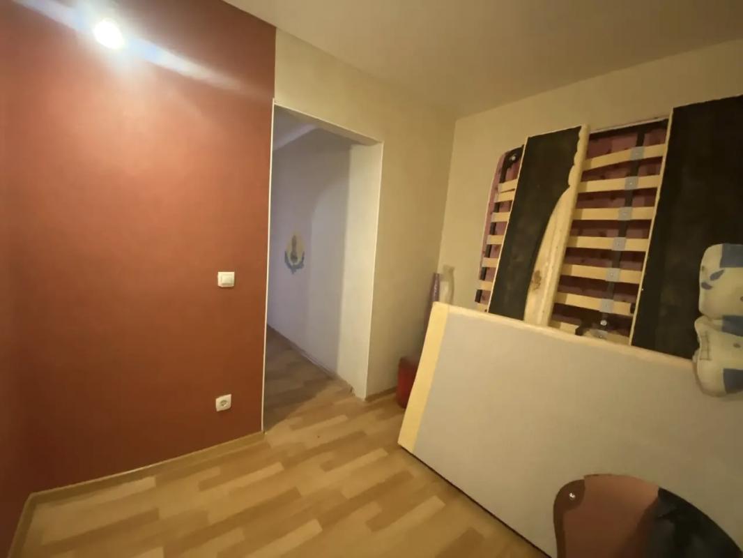 Продается уютная квартира площадью 42 квадратных метра, расположенная по адресу: ул. - Оренбург