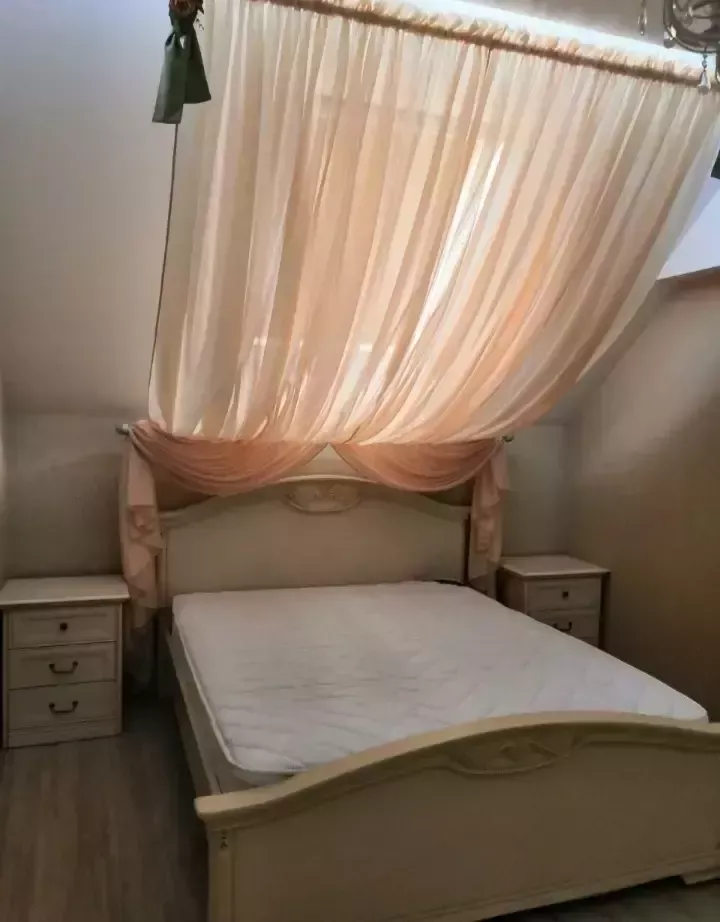 Продаётся двухуровневая  3- х комнатная квартира площадью 95.7 квадратных метров на втором этаже  3х - Оренбург