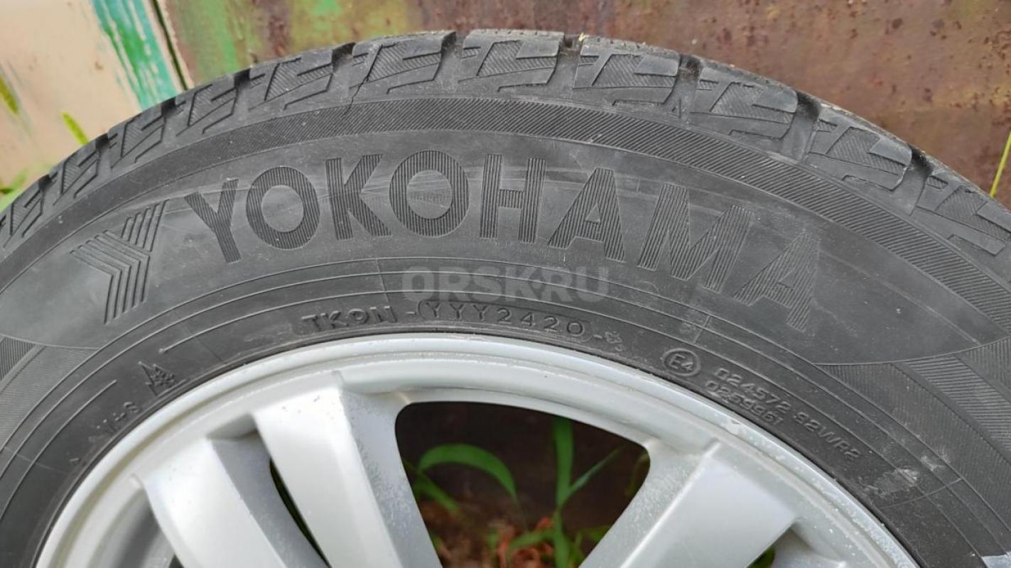 Продам комплект зимних фрикционных шин Yokohama (липучка), р-р 195 65 р15, на оригинальных дисках GM - Орск