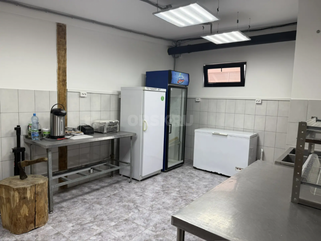 Продам отдельно стоящее здание по ул. - Орск