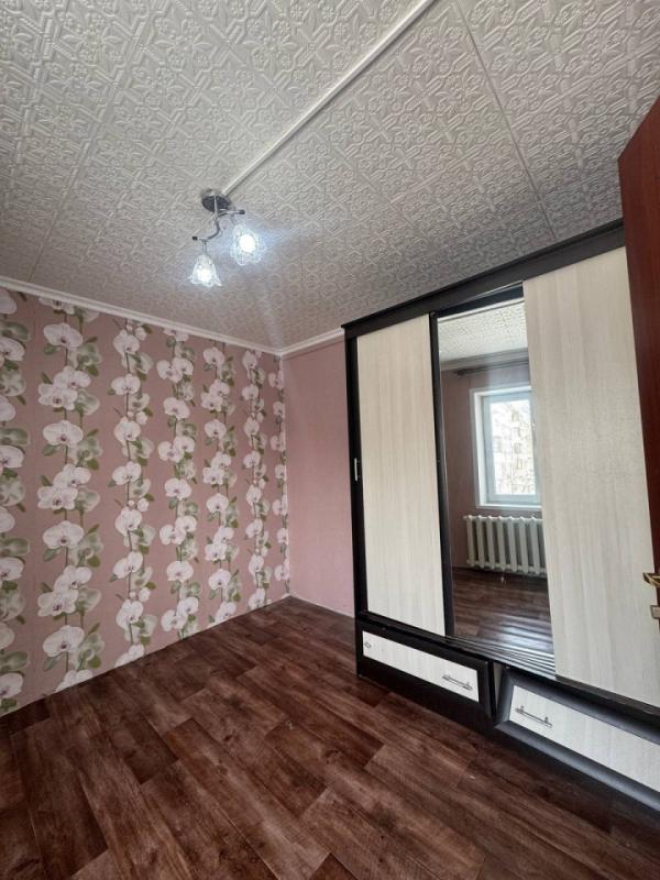 Продается уютная двухкомнатная квартира с косметическим ремонтом.✅✨Комнаты смежные, что позволяет эф - Оренбург