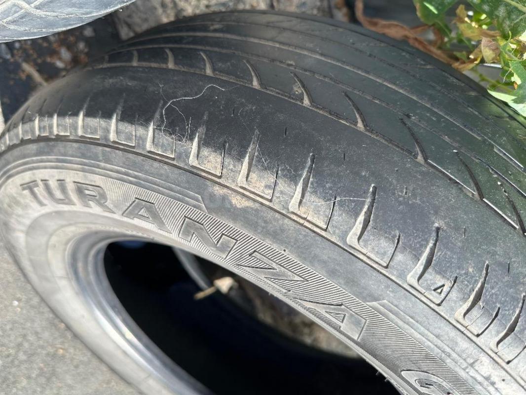 Шины летние : Hankook 215/65R 96H -1шт. 500
руб.; Icebear w440 215/65R 96T - 2шт. - Орск