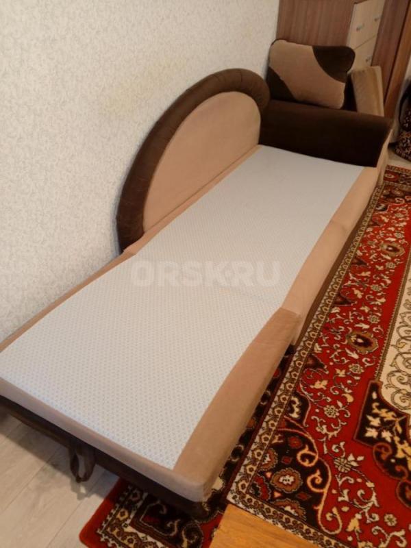 Продам диван детский раскладной, состояние нового, имеется выкатной ящик для хранения, в разложенном - Орск