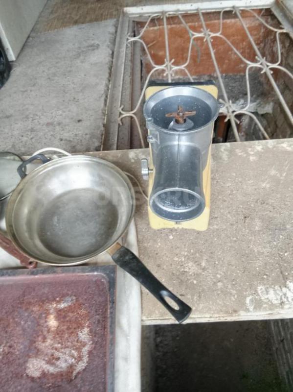 Продам сковородки, мясорубки, формы для выпечки, закаточные машинки, охладитель по договоренности. - Орск