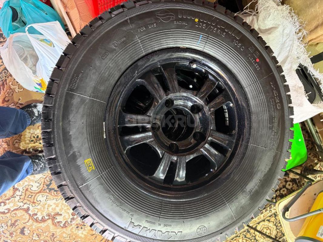 Продам летние шины 235/75 R 15  КАМА пилигрим  в сборе со штампованными дисками, на автомобиль Нива, - Орск