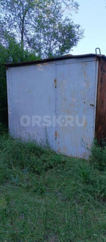 Железный гараж-бытовка 4м*2,5м внутри зашит вагонкой с полом. - Орск