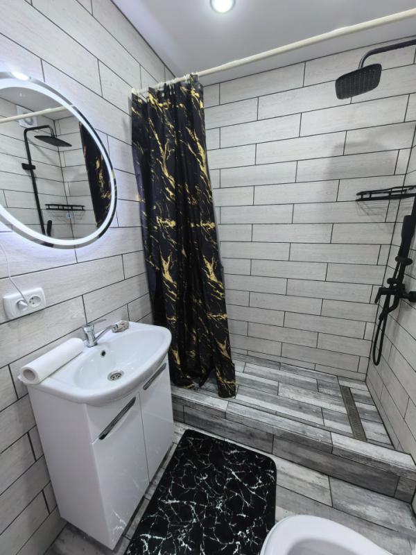 Продается отличная двухкомнатная квартира площадью 43.8 кв. - Орск