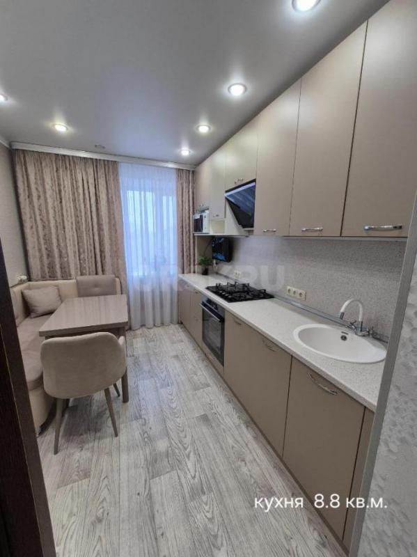 Продам 3 комнатную квартиру на 5 этаже 6 этажного дома, 6 этаж- технический, в квартире сделан ремон - Орск