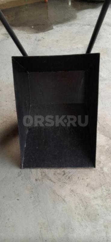 Продам новая, очень прочная строительная тачка сдвумя колёсами на подчиниках ( для хозяйства ) за 40 - Орск