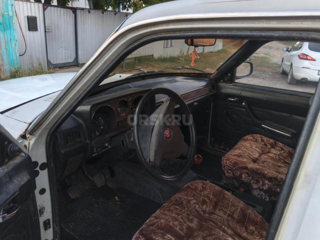 Продам Волгу 95 год, на ходу, документы в порядке, фаркоп, имеется гниль, без акб! - Орск